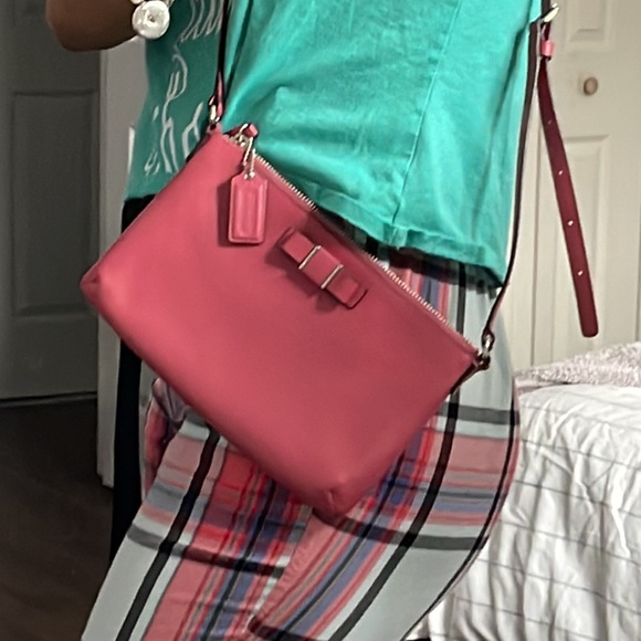 COACH EAST WEST CROSSBODY PURSE WITH BOW - Picture 11 of 11
